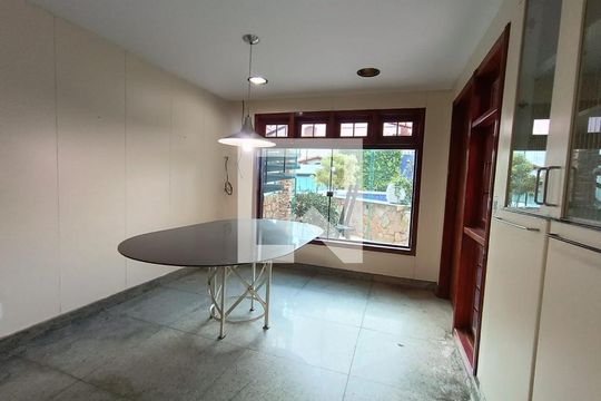 Casa para alugar com 4 quartos, 420m² em Jardim Riacho das Pedras, Contagem