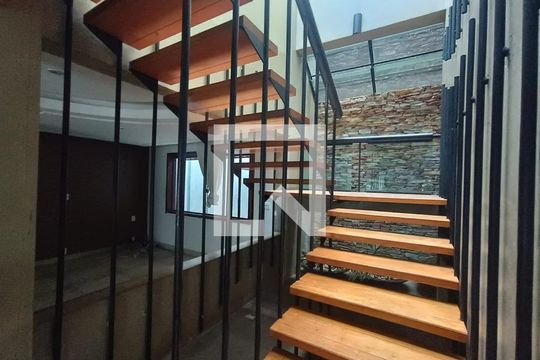 Casa para alugar com 4 quartos, 420m² em Jardim Riacho das Pedras, Contagem