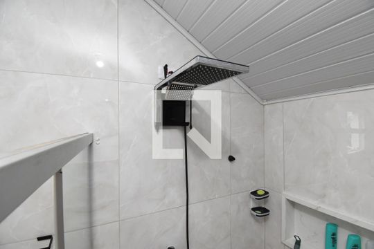 Banheiro da Suíte de casa à venda com 3 quartos, 156m² em Barreirinha, Curitiba