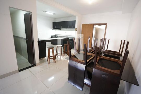 Sala de jantar de casa à venda com 3 quartos, 136m² em Parque Amazonia, Goiânia