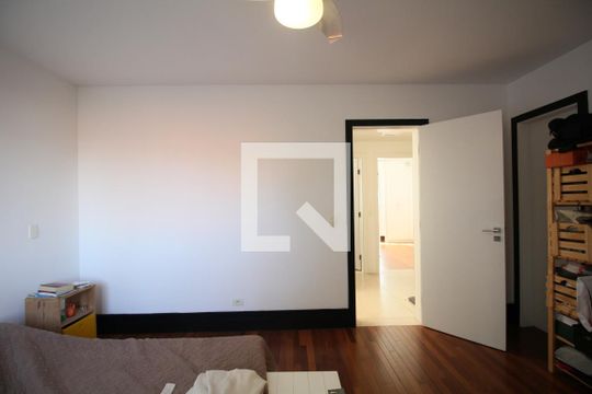 Suíte 1 de casa para alugar com 4 quartos, 210m² em Jardim Colombo, São Paulo