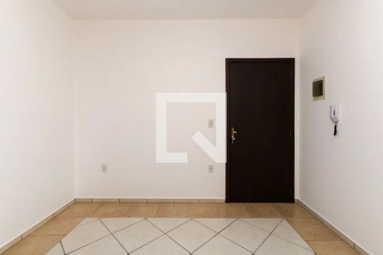 Quarto de apartamento para alugar com 1 quarto, 36m² em São José, Canoas
