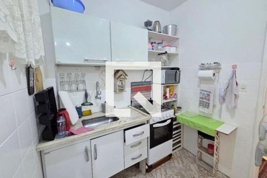 Cozinha de apartamento para alugar com 1 quarto, 42m² em Aviação, Praia Grande