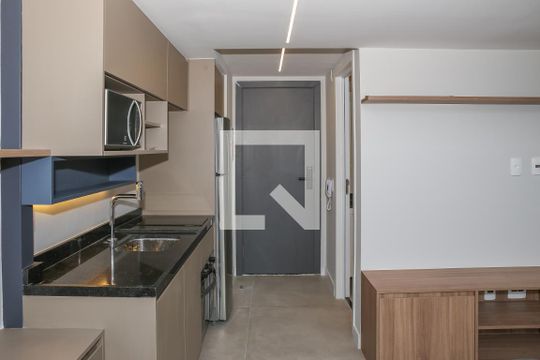 Sala e Cozinha de kitnet/studio para alugar com 1 quarto, 45m² em Perdizes, São Paulo