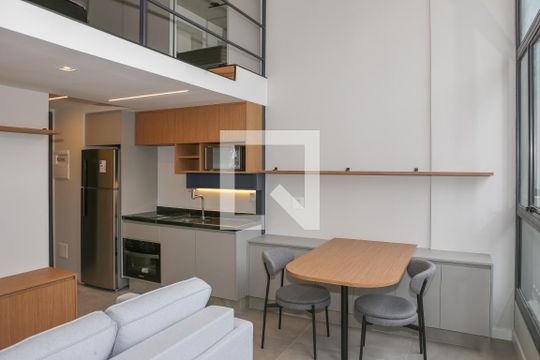 Sala e Cozinha de kitnet/studio para alugar com 1 quarto, 45m² em Perdizes, São Paulo