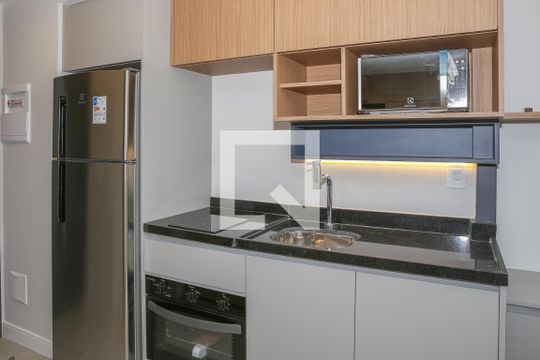 Sala e Cozinha de kitnet/studio para alugar com 1 quarto, 45m² em Perdizes, São Paulo