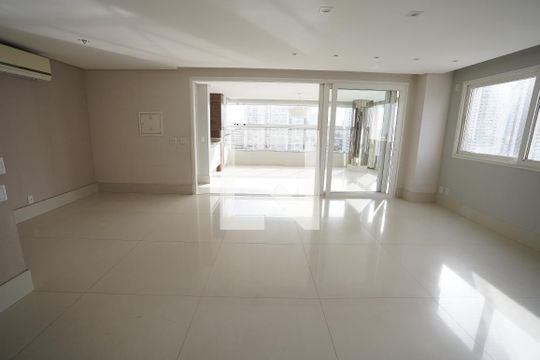 Apartamento à venda com 3 quartos, 190m² em Setor Bueno, Goiânia