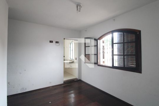 Suíte de casa à venda com 3 quartos, 140m² em Vila Santo Antônio, São Paulo