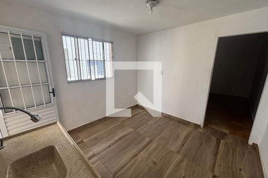 Sala/Cozinha de casa para alugar com 1 quarto, 25m² em Ermelino Matarazzo, São Paulo
