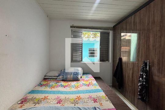 Casa à venda com 3 quartos, 672m² em Jardim São Jorge, São Paulo