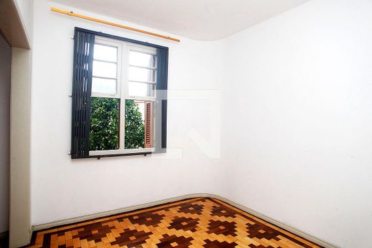 Sala 1 de apartamento para alugar com 1 quarto, 58m² em Azenha, Porto Alegre