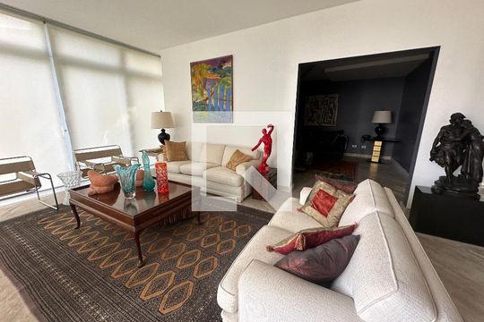 Sala de casa de condomínio à venda com 4 quartos, 936m² em Residencial Morada dos Lagos, Barueri