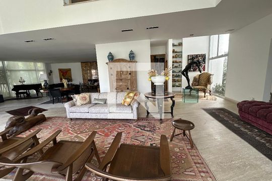 Sala de casa de condomínio à venda com 4 quartos, 936m² em Residencial Morada dos Lagos, Barueri