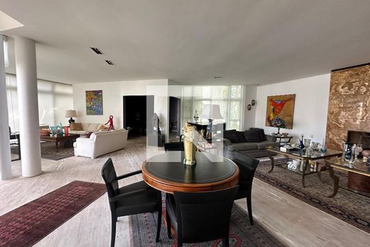 Sala de casa de condomínio à venda com 4 quartos, 936m² em Residencial Morada dos Lagos, Barueri