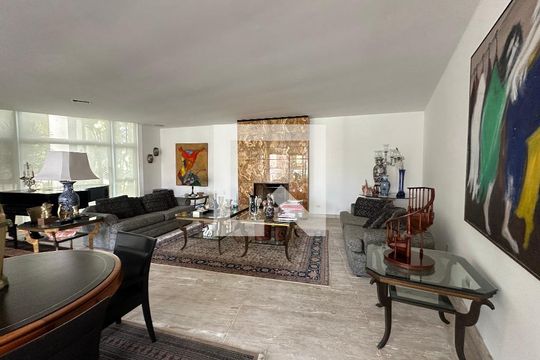 Sala de casa de condomínio à venda com 4 quartos, 936m² em Residencial Morada dos Lagos, Barueri