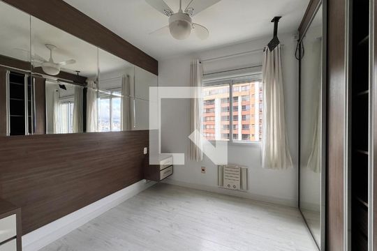 Quarto 1 de apartamento para alugar com 3 quartos, 91m² em Rio Branco, Porto Alegre