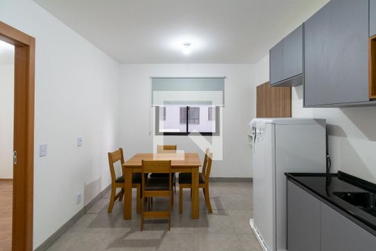 Sala/Cozinha de apartamento para alugar com 1 quarto, 27m² em Jardim Oriental, São Paulo