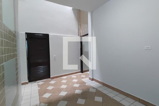 Casa para alugar com 4 quartos, 220m² em Lídice, Uberlândia