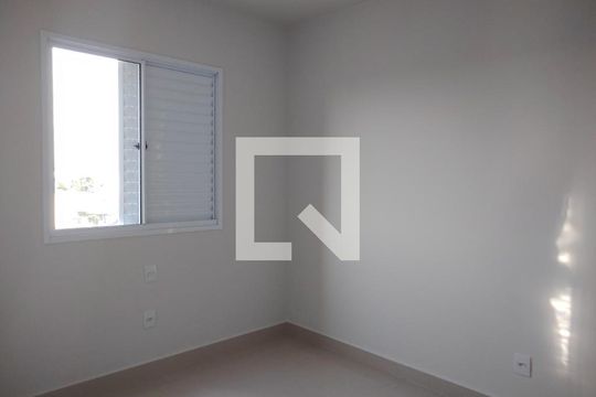 Quarto 2 de apartamento para alugar com 2 quartos, 48m² em Tibery, Uberlândia
