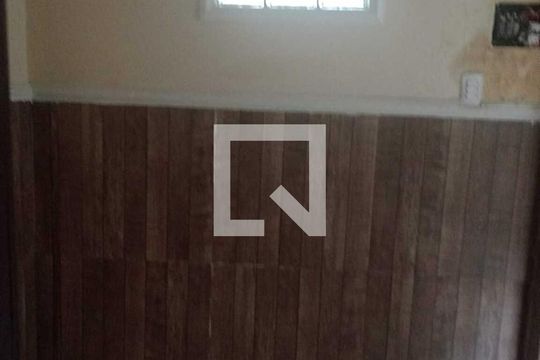 Quarto de casa para alugar com 2 quartos, 45m² em Centro, Belford Roxo