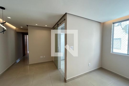 Apartamento à venda com 2 quartos, 74m² em Manacás, Belo Horizonte
