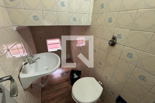 Lavabo de casa à venda com 3 quartos, 170m² em Jardim Santo Elias, São Paulo