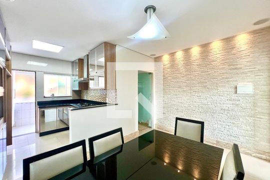 Casa para alugar com 3 quartos, 65m² em Santa Monica, Belo Horizonte
