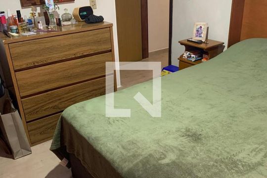 Quarto de apartamento para alugar com 3 quartos, 88m² em Vila Valqueire, Rio de Janeiro