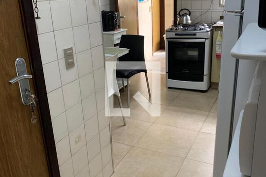 Cozinha de apartamento para alugar com 3 quartos, 88m² em Vila Valqueire, Rio de Janeiro
