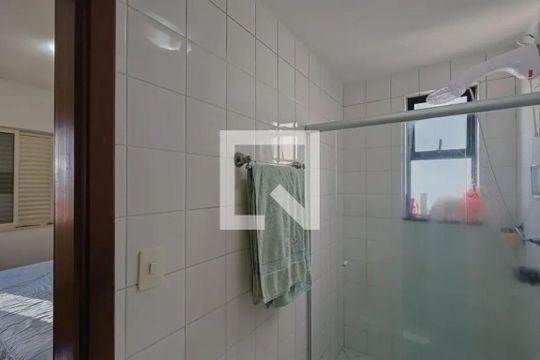 Banheiro de apartamento para alugar com 3 quartos, 125m² em Buritis, Belo Horizonte