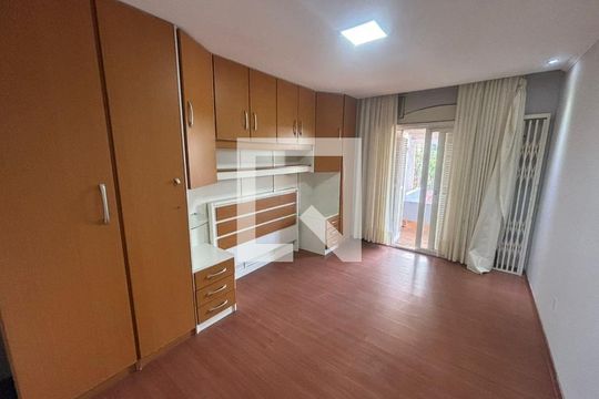 Quarto 1 de casa à venda com 3 quartos, 250m² em Vl Sto Agostinho, Porto Alegre