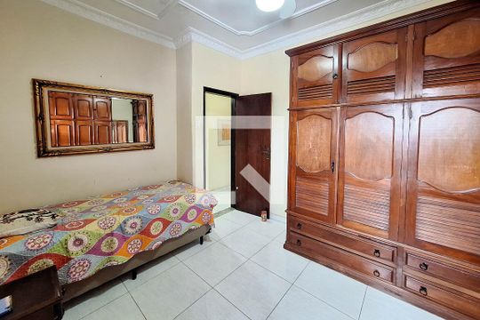 Quarto 1 de casa à venda com 2 quartos, 65m² em São Lourenço, Niterói