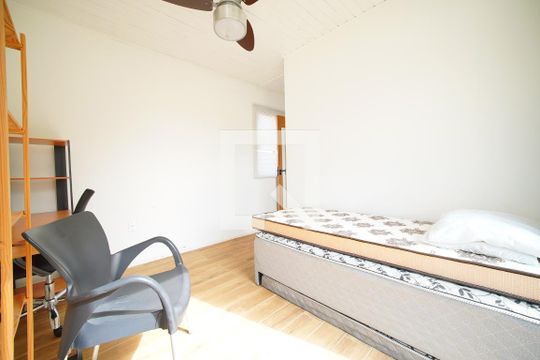 Suite 1 de casa para alugar com 3 quartos, 124m² em Alto Ribeirão Leste, Florianópolis