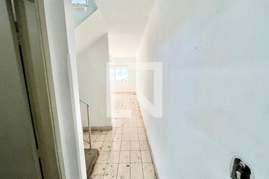 Corredor de casa à venda com 5 quartos, 125m² em Jardim Peri, São Paulo
