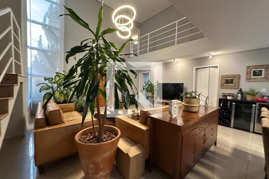 Sala de casa de condomínio para alugar com 4 quartos, 330m² em Suru, Barueri