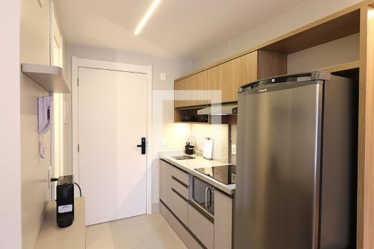 Espaço conjugado de kitnet/studio para alugar com 1 quarto, 26m² em Passo D’areia, Porto Alegre