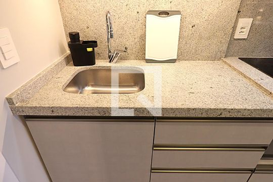 Espaço conjugado de kitnet/studio para alugar com 1 quarto, 26m² em Passo D’areia, Porto Alegre
