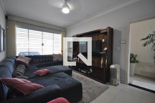 Casa à venda com 3 quartos, 200m² em Vila Mazzei, São Paulo