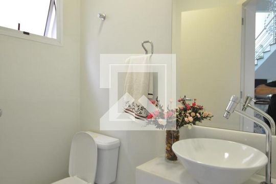 Casa à venda com 3 quartos, 200m² em Vila Mazzei, São Paulo