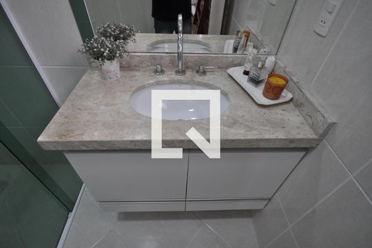 Casa à venda com 3 quartos, 200m² em Vila Mazzei, São Paulo