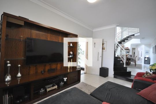 Casa à venda com 3 quartos, 200m² em Vila Mazzei, São Paulo