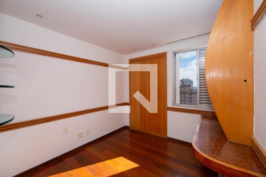 Quarto de apartamento para alugar com 3 quartos, 110m² em Gutierrez, Belo Horizonte