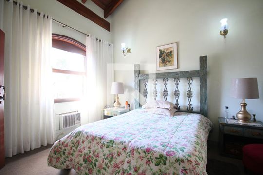 Suíte 1 de casa à venda com 4 quartos, 350m² em Paraíso do Morumbi, São Paulo
