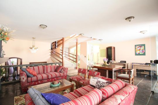 Sala de casa à venda com 4 quartos, 350m² em Paraíso do Morumbi, São Paulo
