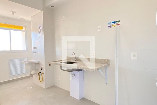 Sala/Cozinha de apartamento para alugar com 2 quartos, 50m² em Vila Osasco, Osasco