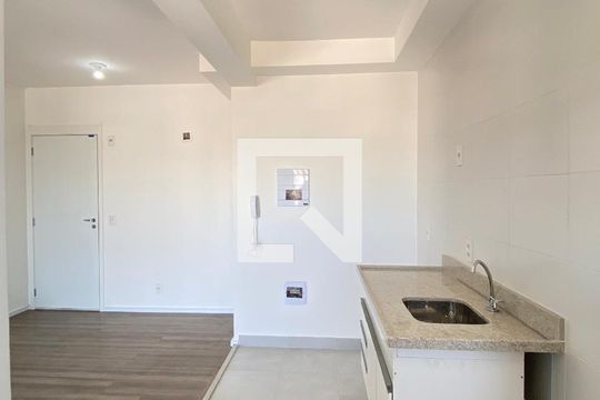 Sala/Cozinha de apartamento para alugar com 2 quartos, 50m² em Vila Osasco, Osasco