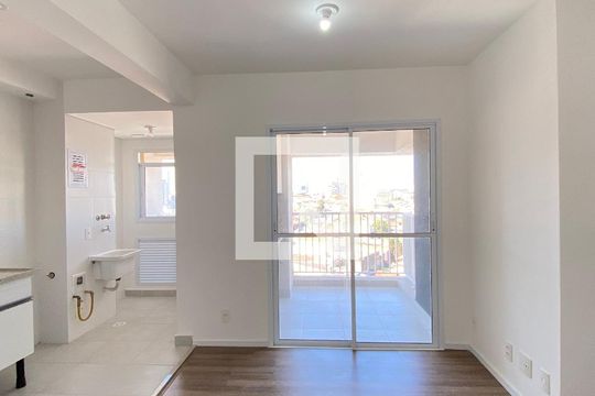 Sala/Cozinha de apartamento para alugar com 2 quartos, 50m² em Vila Osasco, Osasco