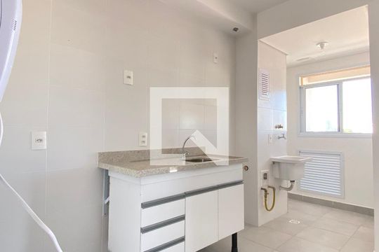 Sala/Cozinha de apartamento para alugar com 2 quartos, 50m² em Vila Osasco, Osasco