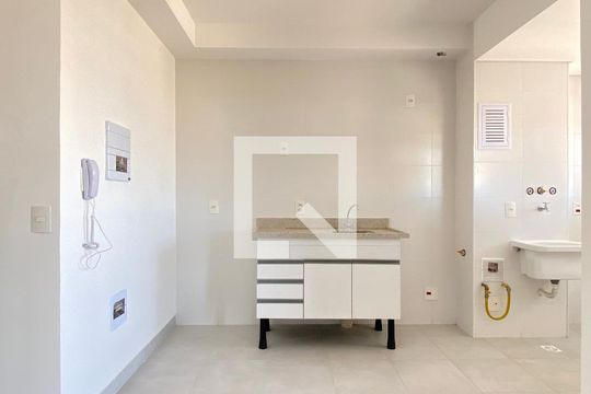 Sala/Cozinha de apartamento para alugar com 2 quartos, 50m² em Vila Osasco, Osasco