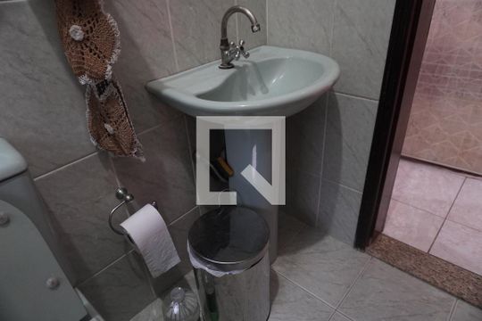 Casa para alugar com 3 quartos, 97m² em Jardim Sao Carlos (zona Leste), São Paulo